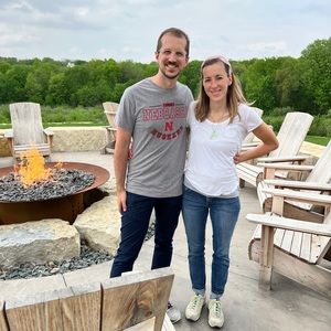 Hi! Nice to meet you! I'm Anna.